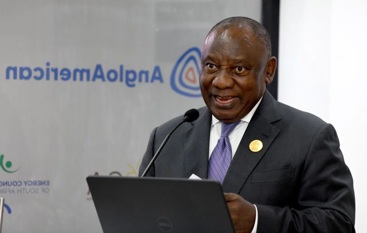 President Cyril Ramaphosa has suspended judge John Hlophe with immediate effect starting from today 14 December 2022.