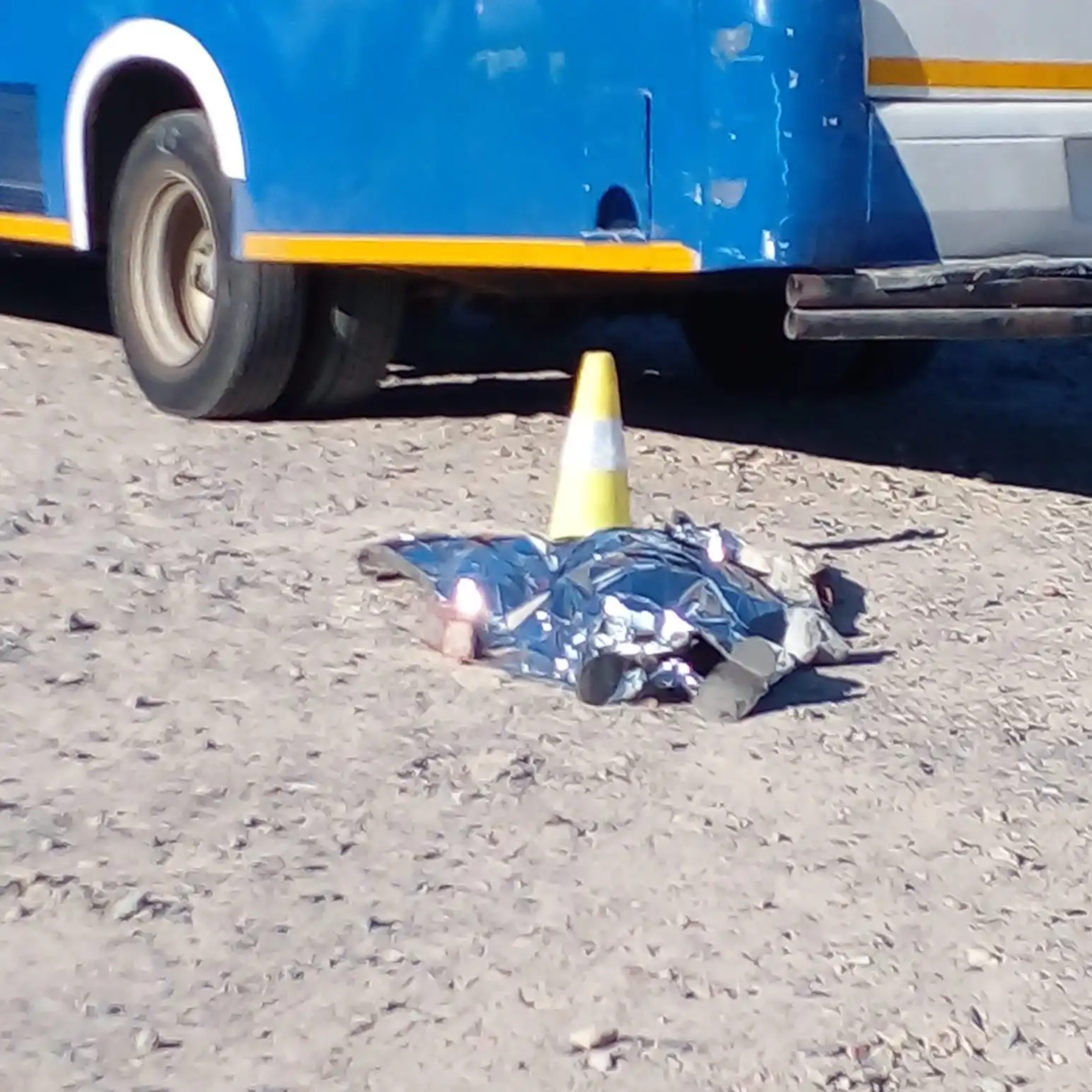 Painful scene, school girl (8) knocked by a bus