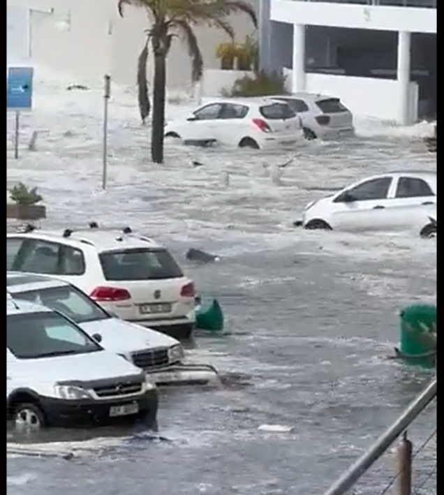 high storm tides hit the coastlines in the Western Cape