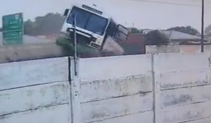 WATCH: Golden Arrow ‘flying’ during accident that killed three people