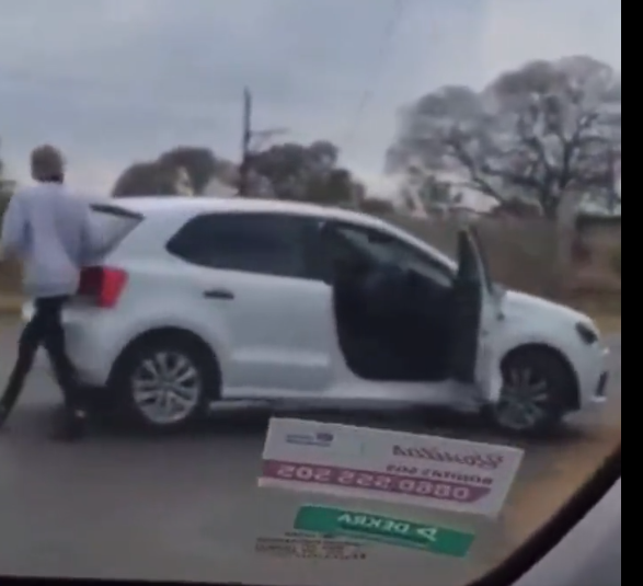 Watch woman chase hijackers and saved the kidnapped driver